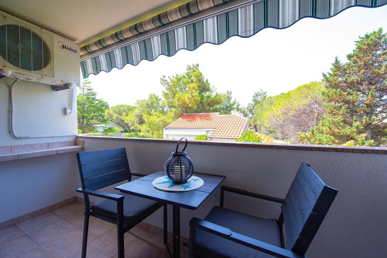 Apartments Ela Novalja Extérieur photo