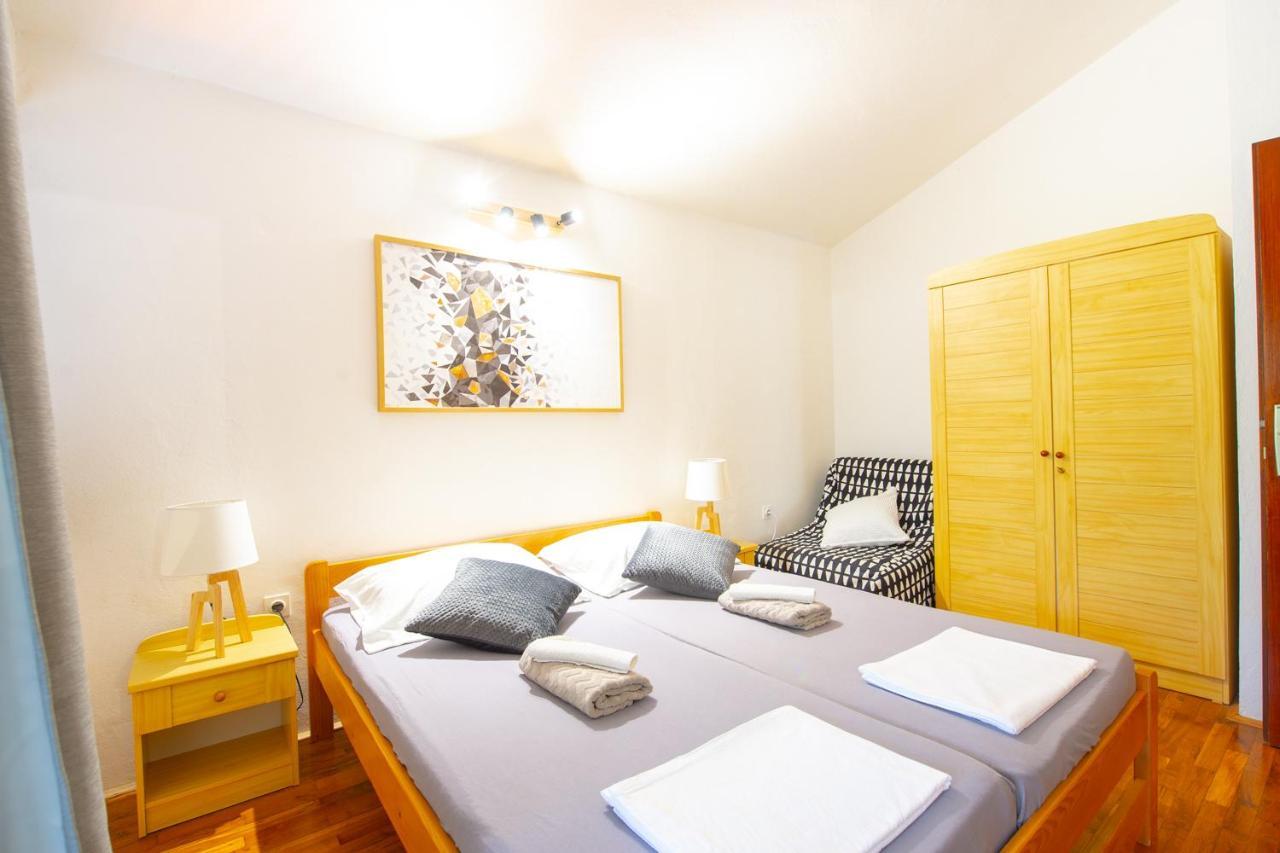 Apartments Ela Novalja Extérieur photo